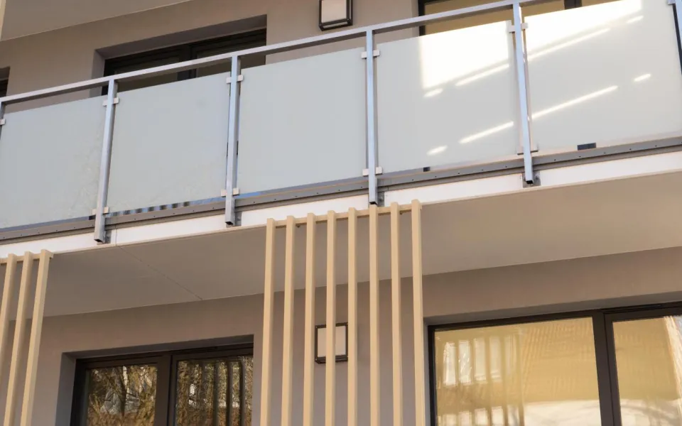 Realizacja Renoplast system PRO W35 balkony z posadzką ceramiczną