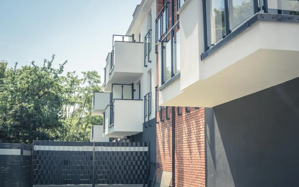 Realizacja system Renoplast Basic W30 na balkonach